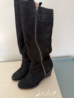 biala | Blaurora-Lea Tall Wedge Boots | Black | 9
